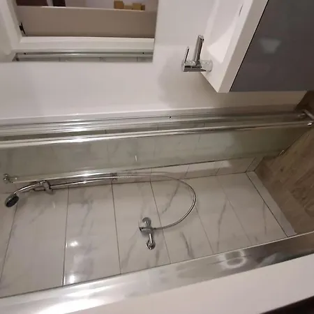 Budgetbnb Rez De Chaussee イエール